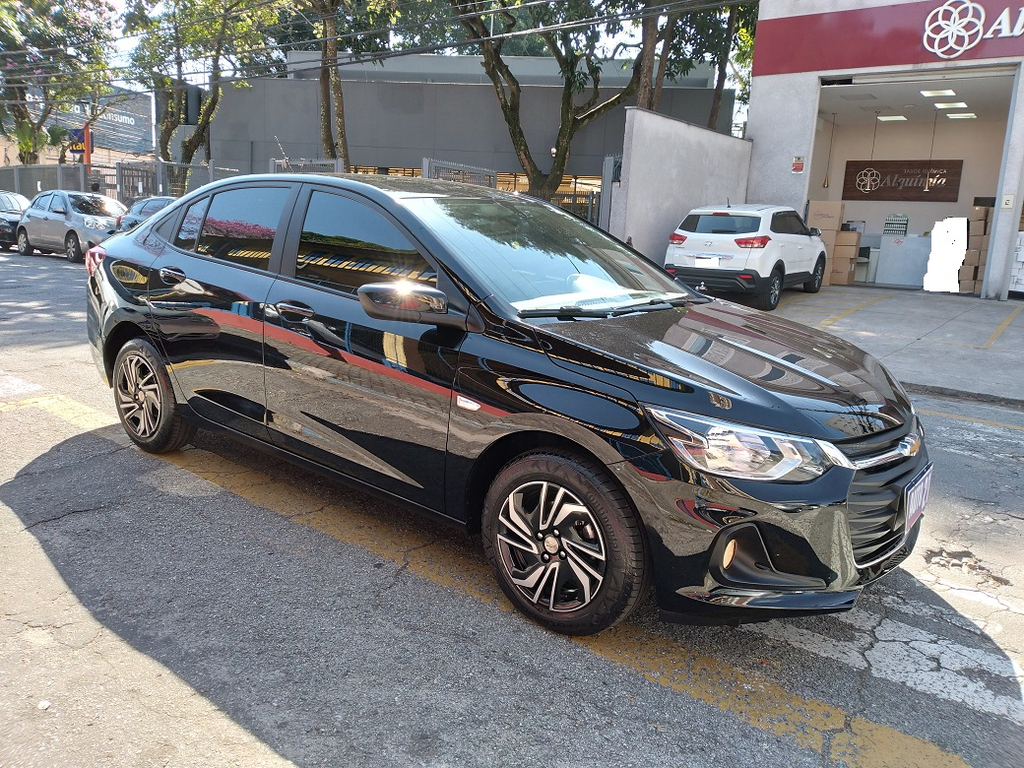 Chevrolet Onix Sedan Preto