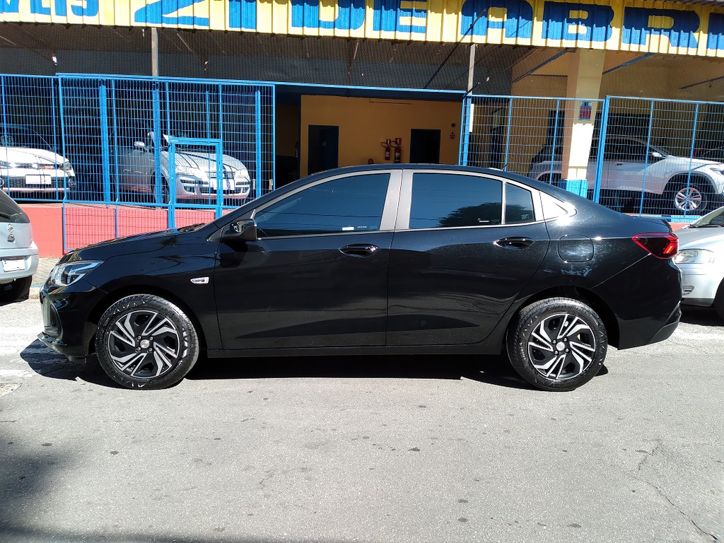 Chevrolet Onix Sedan Preto