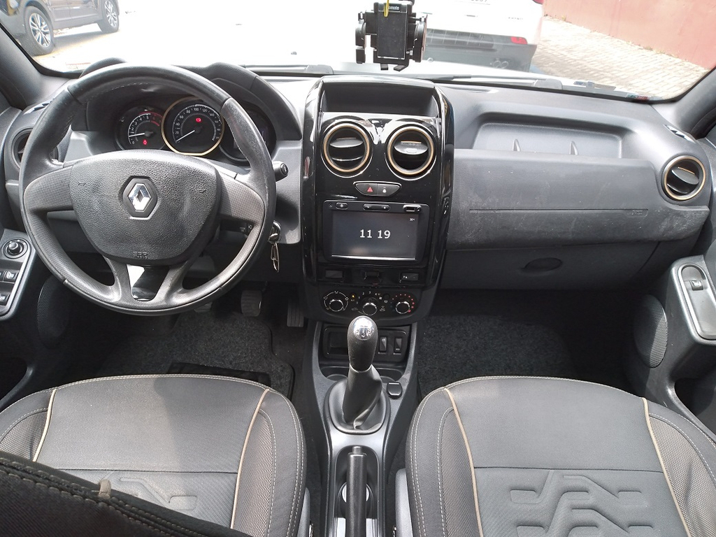 Renault Duster Prata