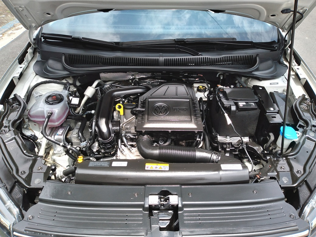Volkswagen Virtus Prata