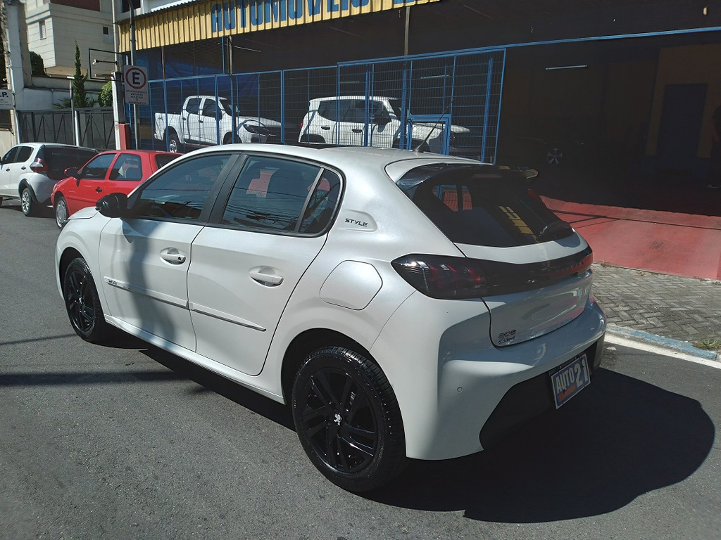 Peugeot 208 Branco