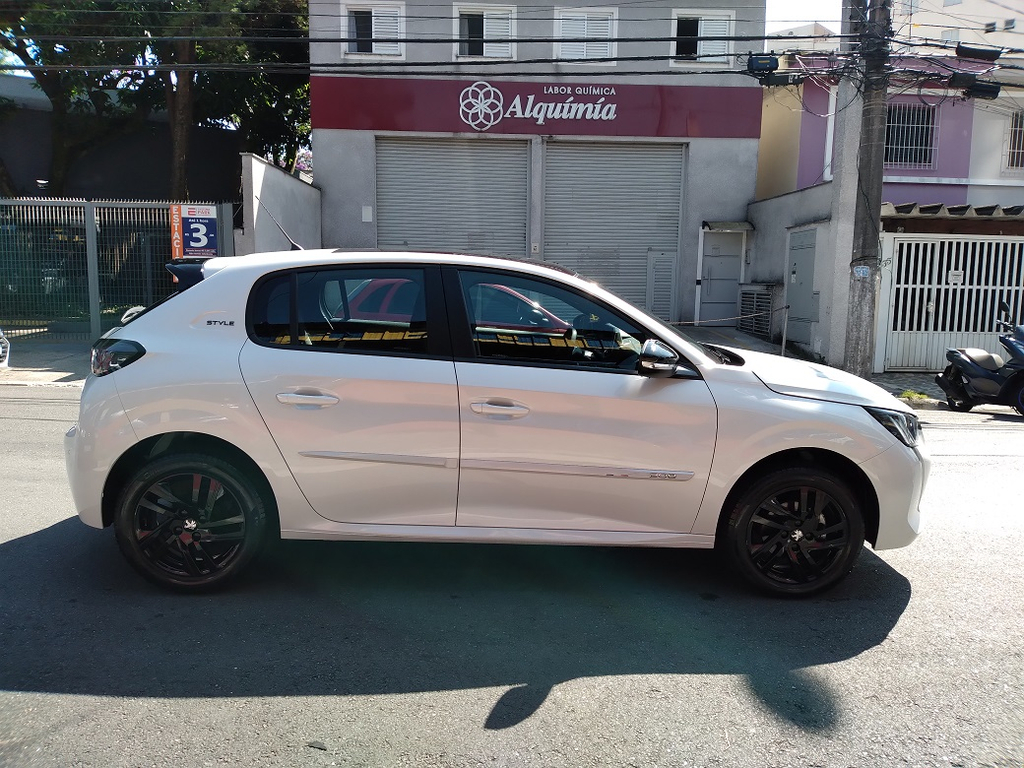 Peugeot 208 Branco