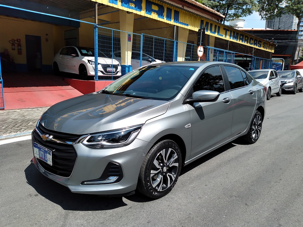 Chevrolet Onix Sedan Prata
