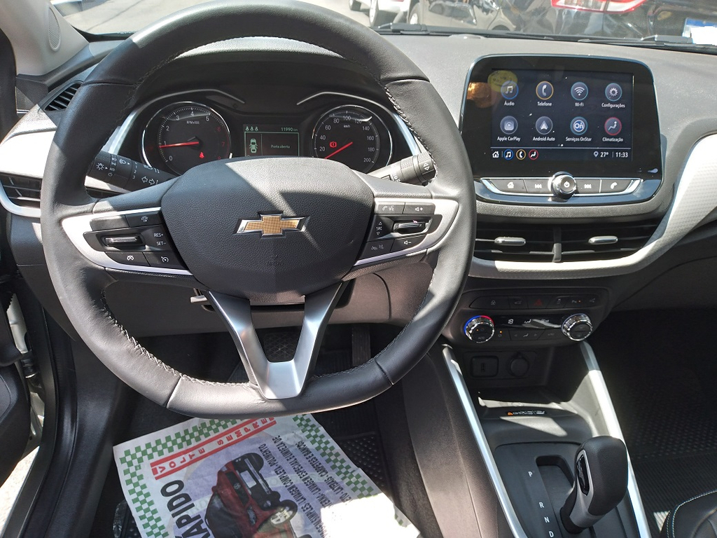 Chevrolet Onix Sedan Prata