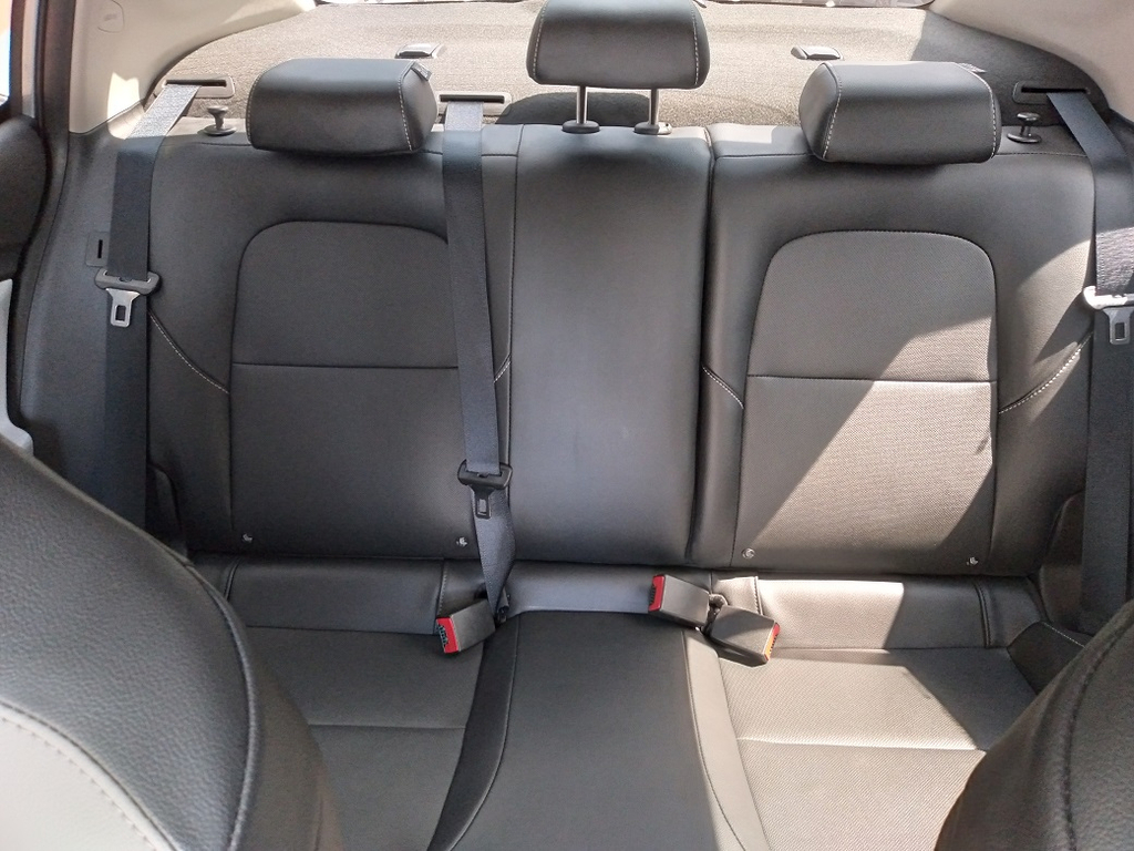 Chevrolet Onix Sedan Prata