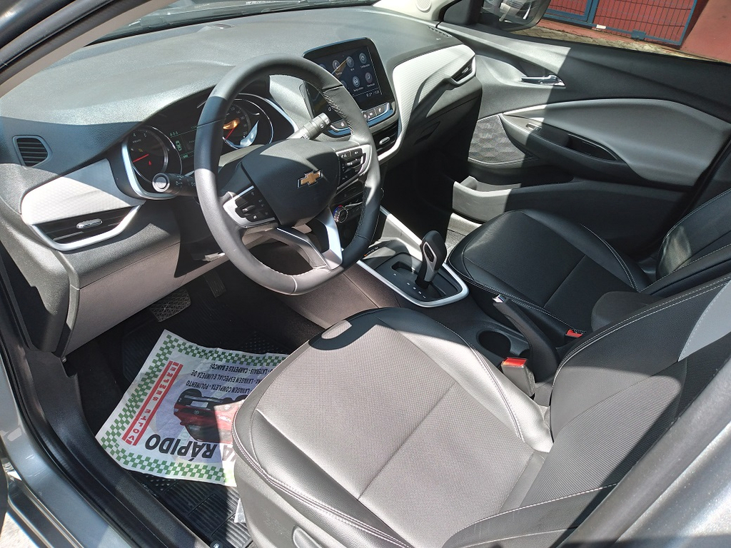 Chevrolet Onix Sedan Prata