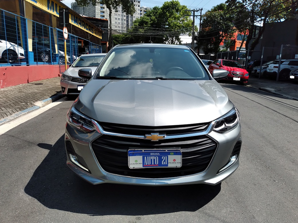 Chevrolet Onix Sedan Prata