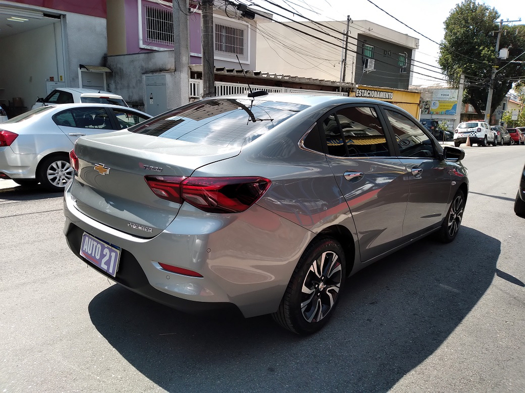 Chevrolet Onix Sedan Prata