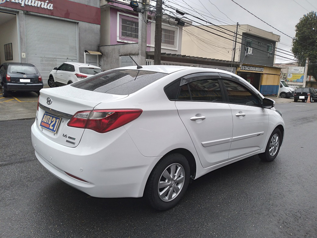Hyundai HB20S Branco