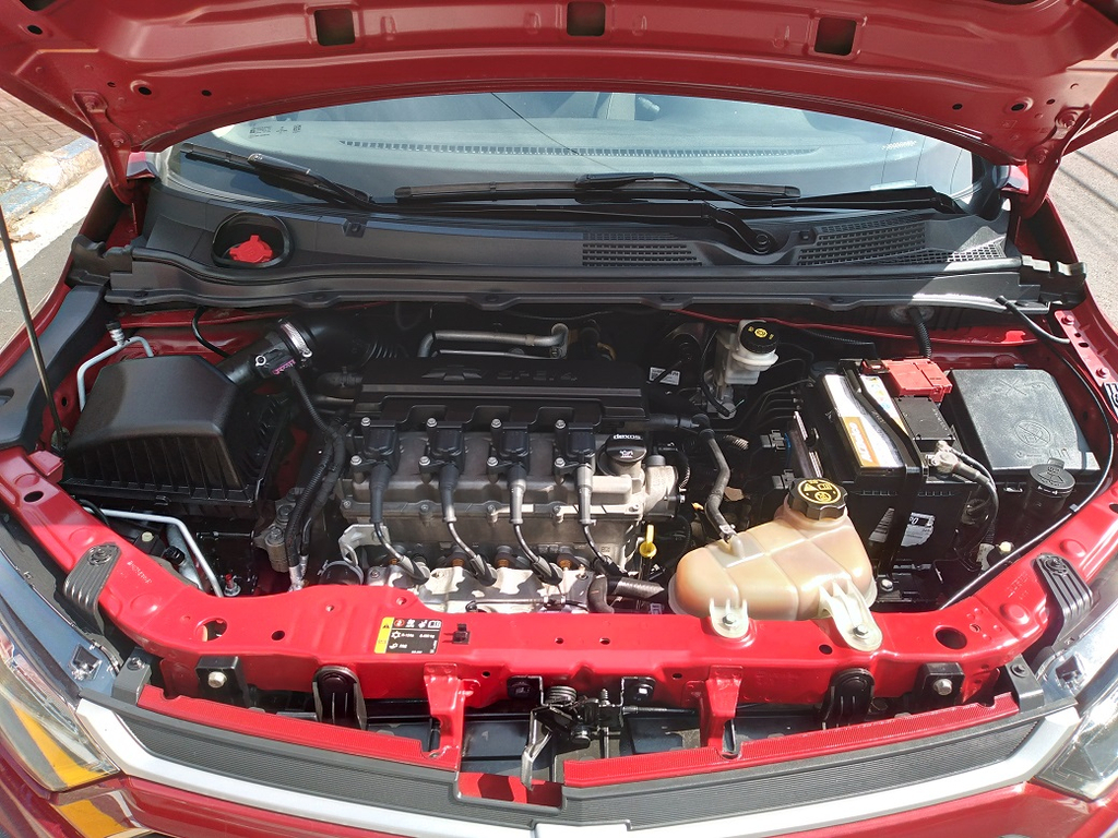 Chevrolet Onix Vermelho
