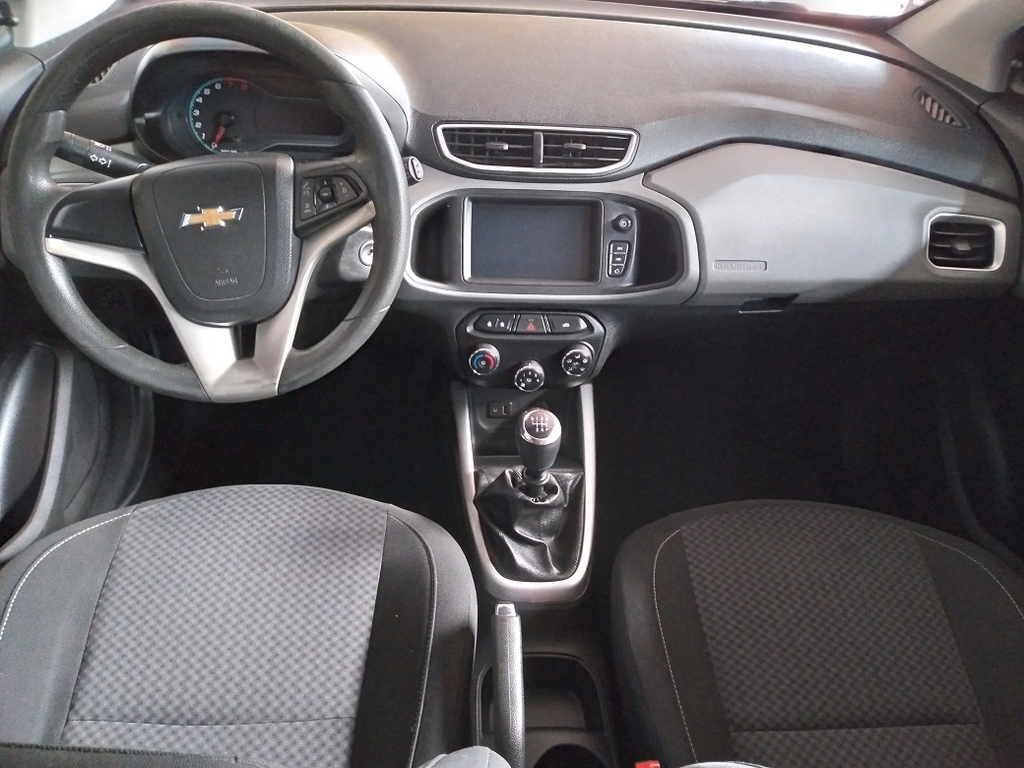 Chevrolet Onix Vermelho
