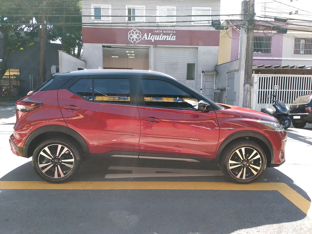 Nissan Kicks Vermelho