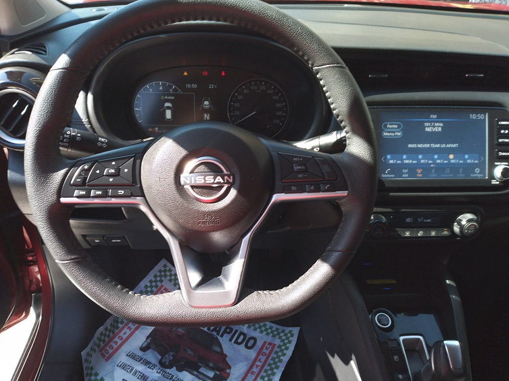 Nissan Kicks Vermelho