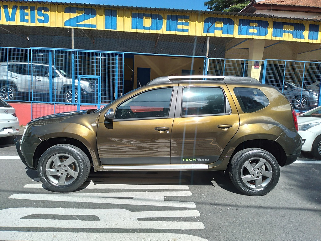 Renault Duster Verde