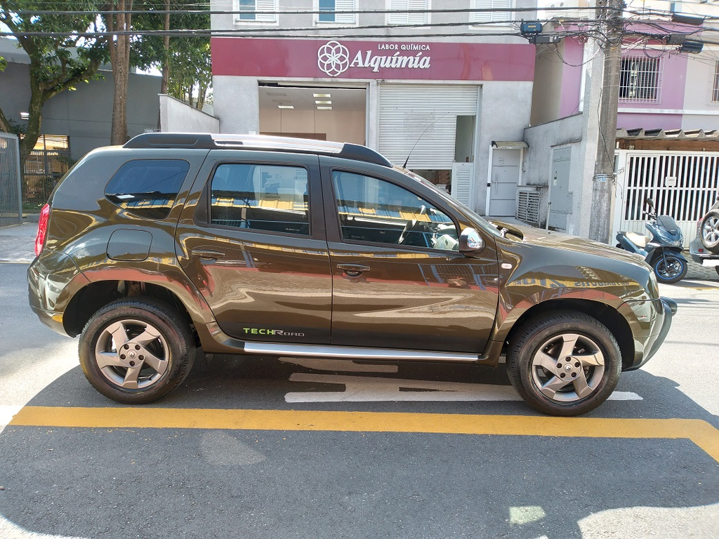 Renault Duster Verde