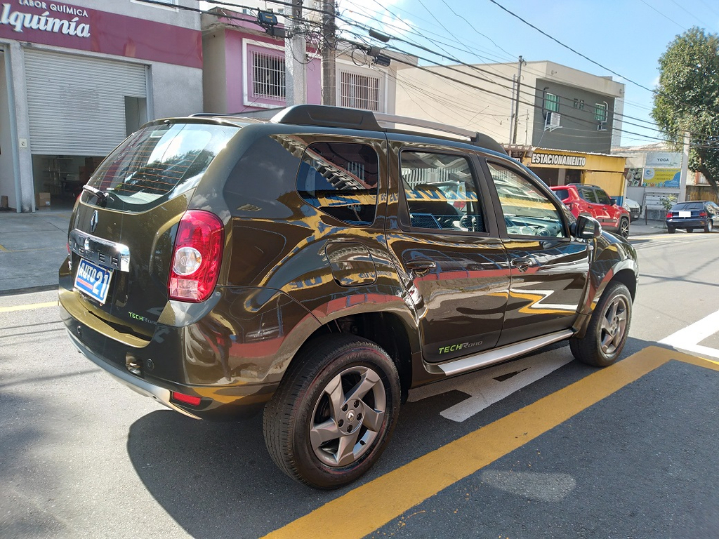 Renault Duster Verde