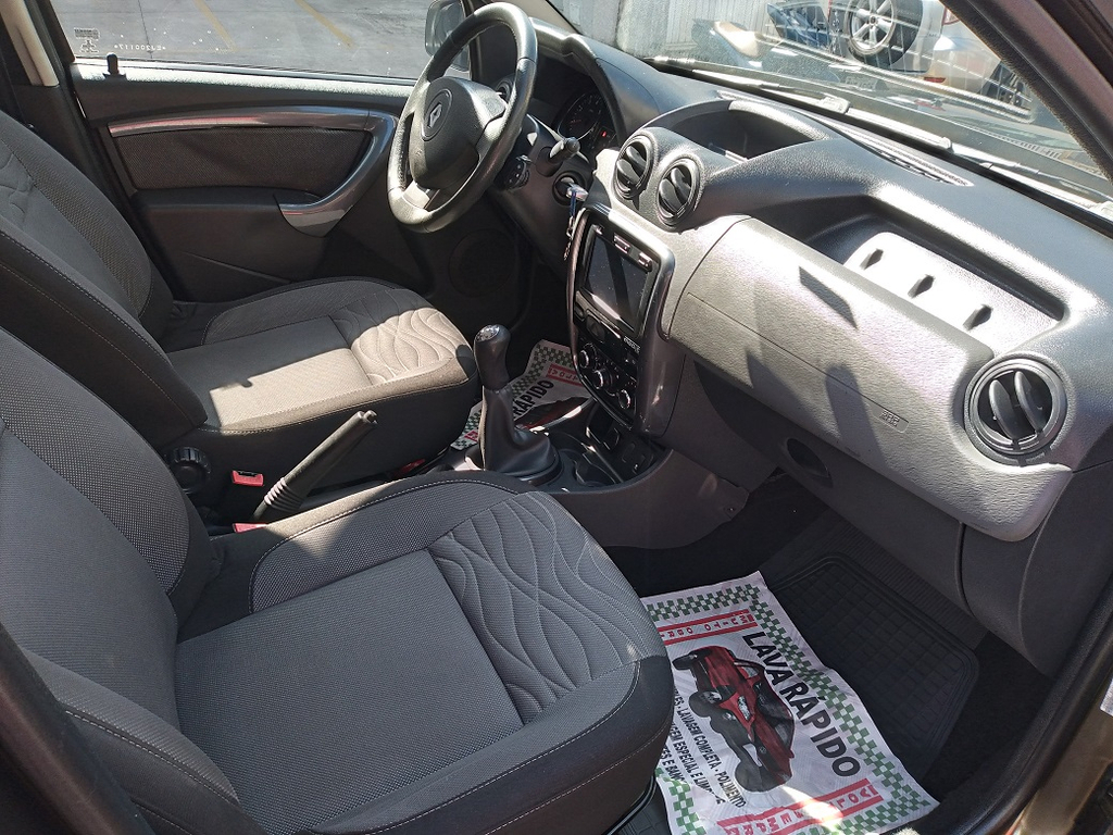Renault Duster Verde