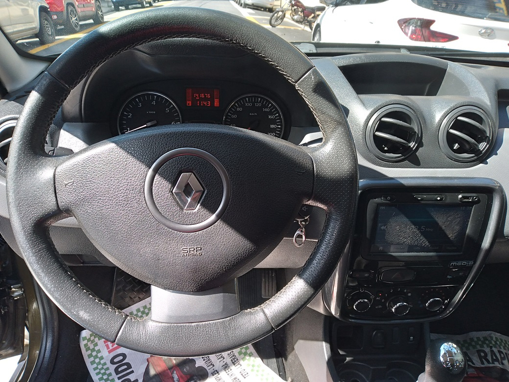 Renault Duster Verde