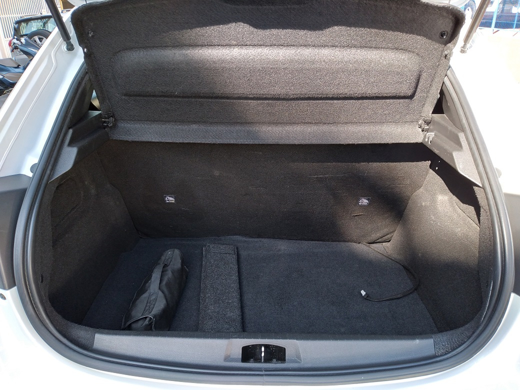Peugeot 208 Branco