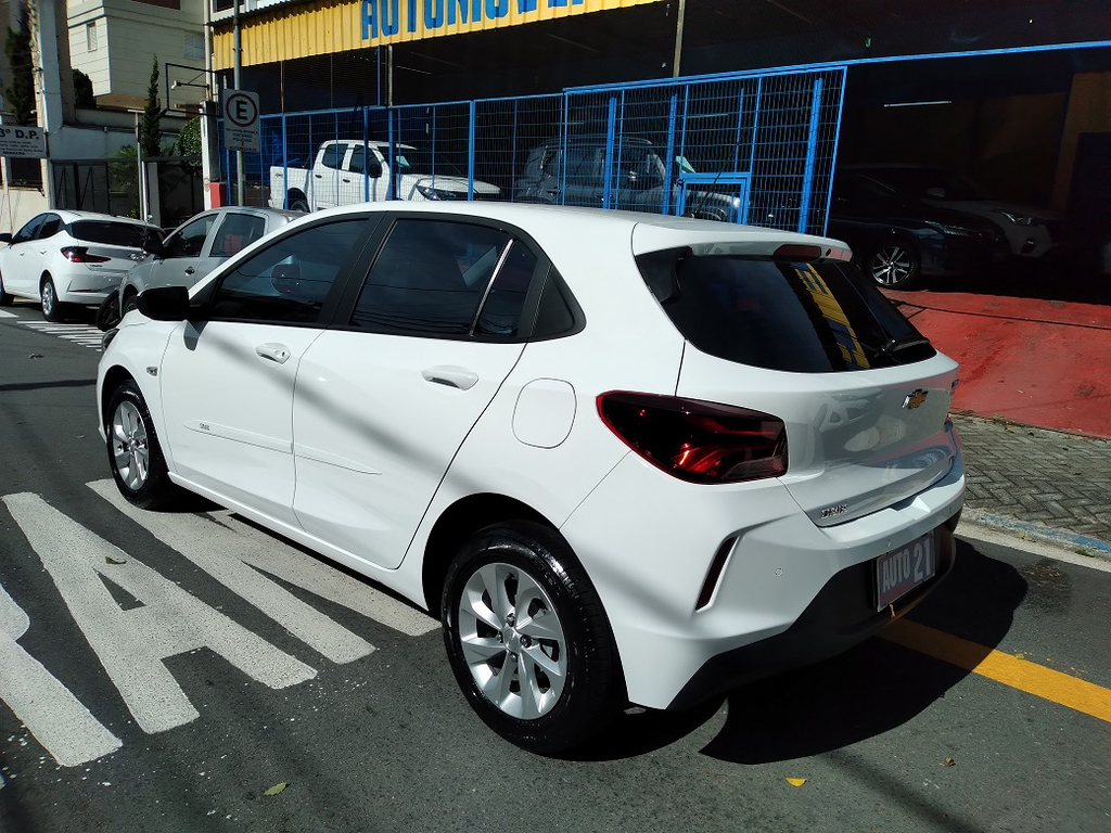 Chevrolet Onix Branco