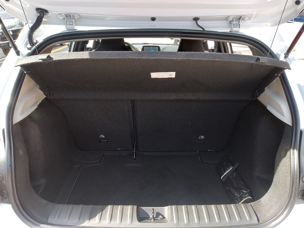 Chevrolet Onix Branco