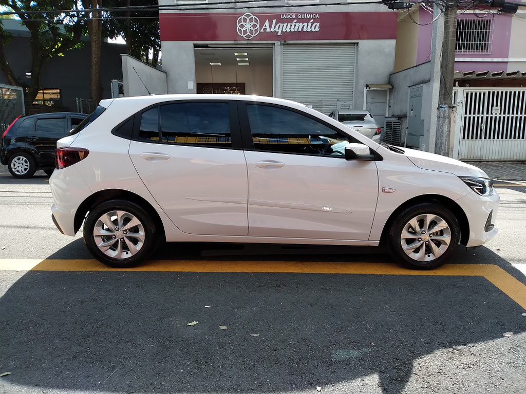 Chevrolet Onix Branco