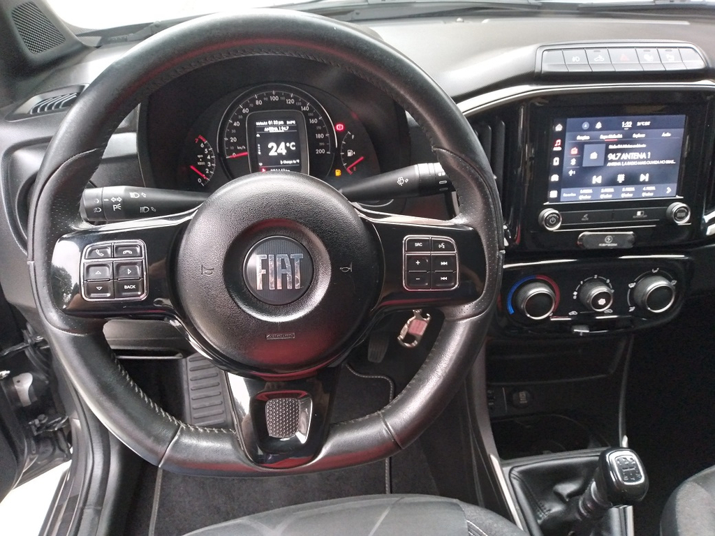 Fiat Strada Cinza