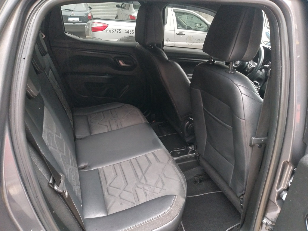 Fiat Strada Cinza