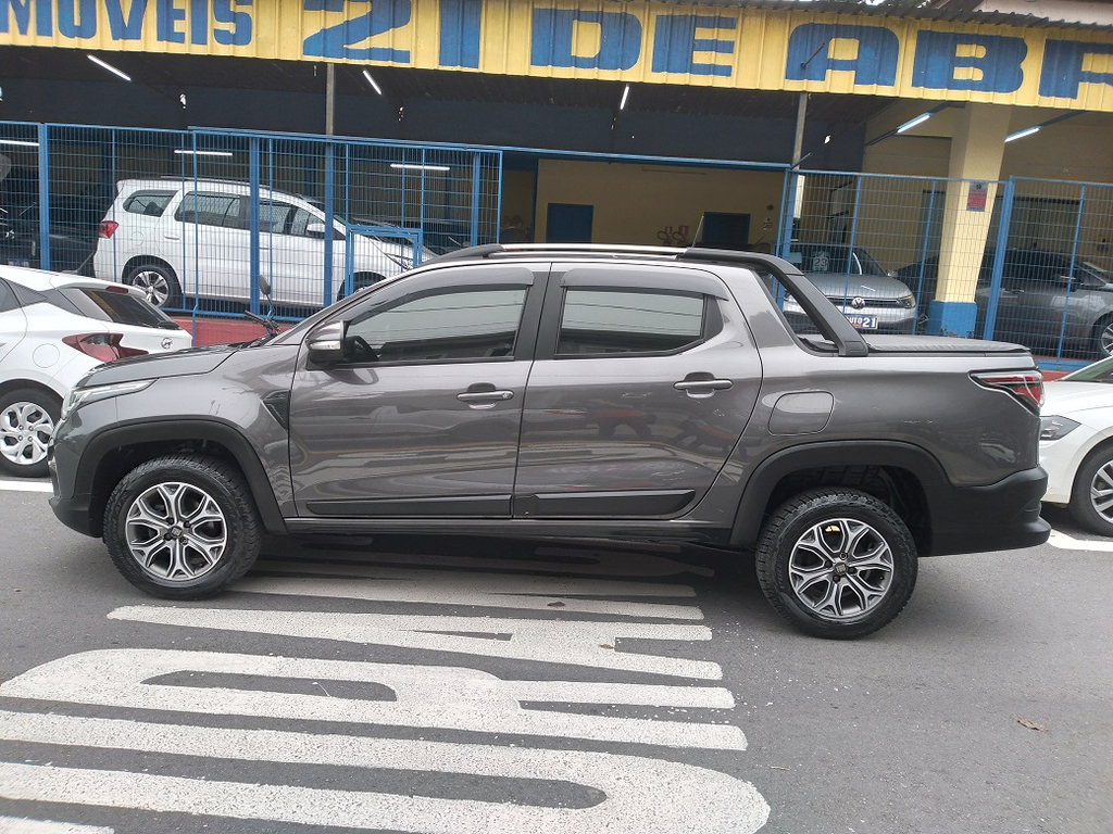 Fiat Strada Cinza