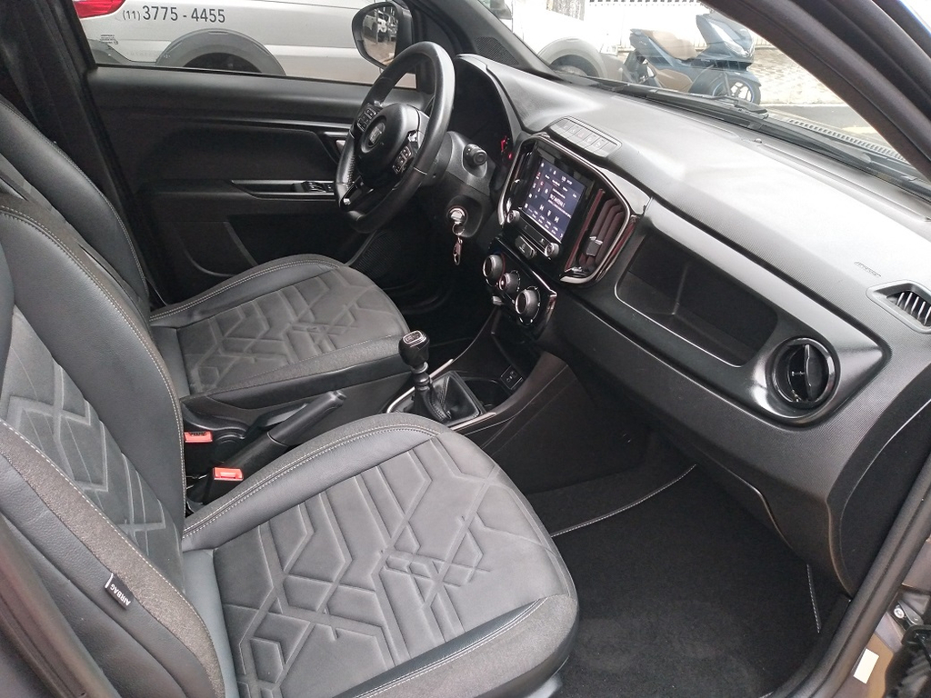Fiat Strada Cinza