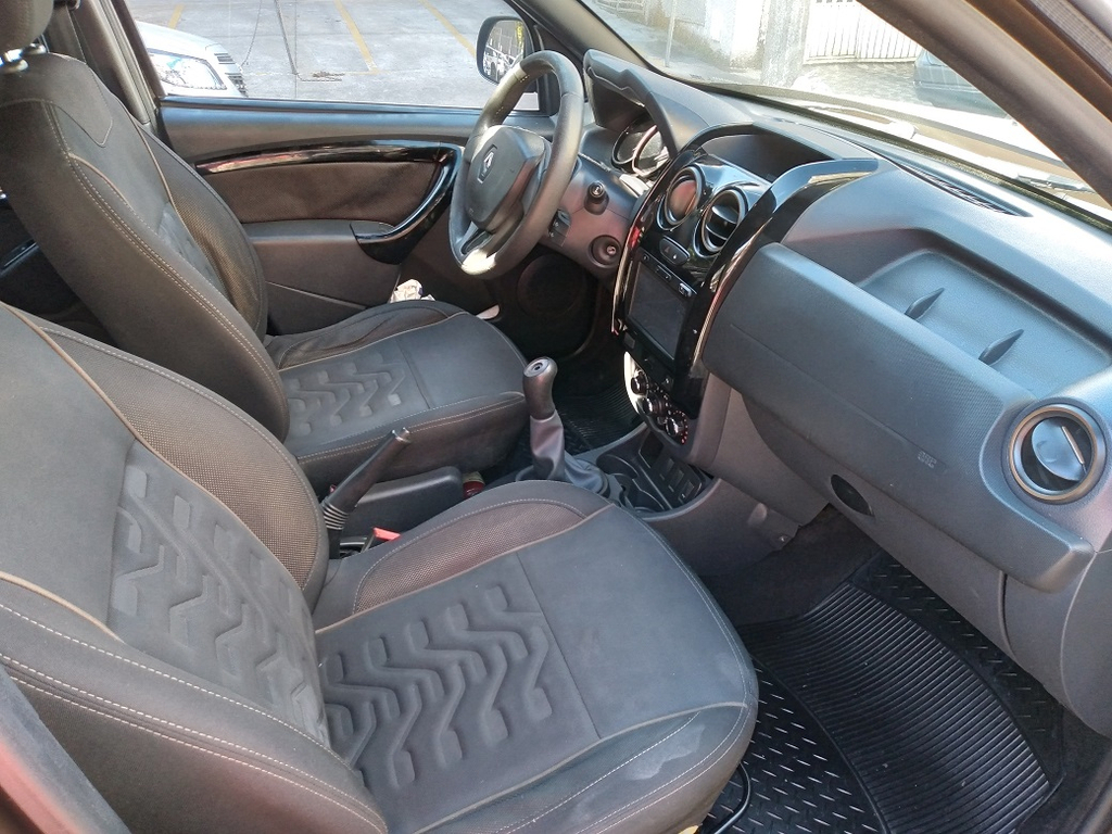 Renault Duster Marrom