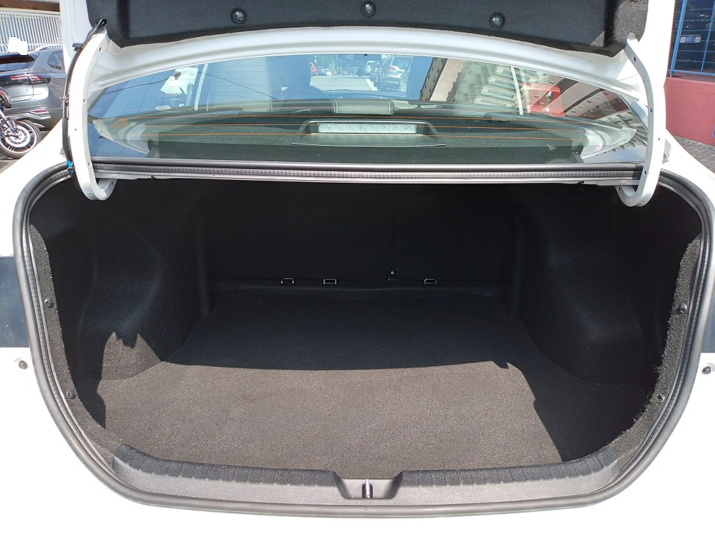 Toyota Yaris Sedan Branco
