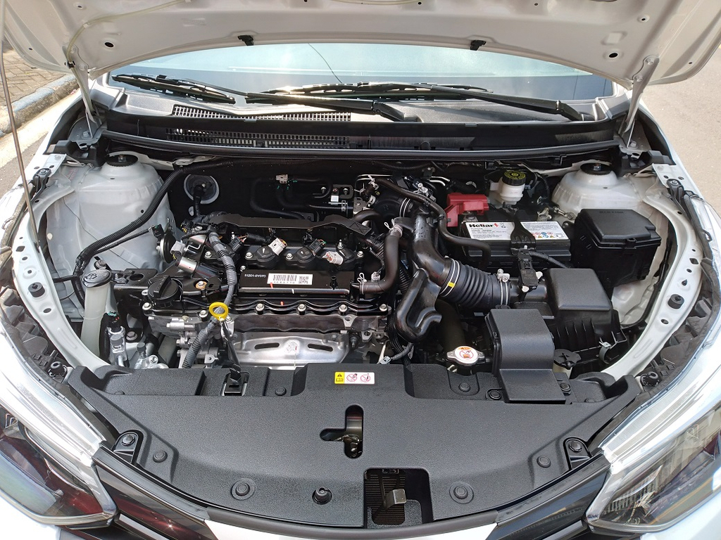 Toyota Yaris Sedan Branco