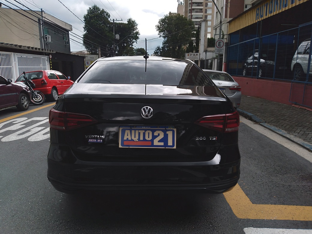 Volkswagen Virtus Preto