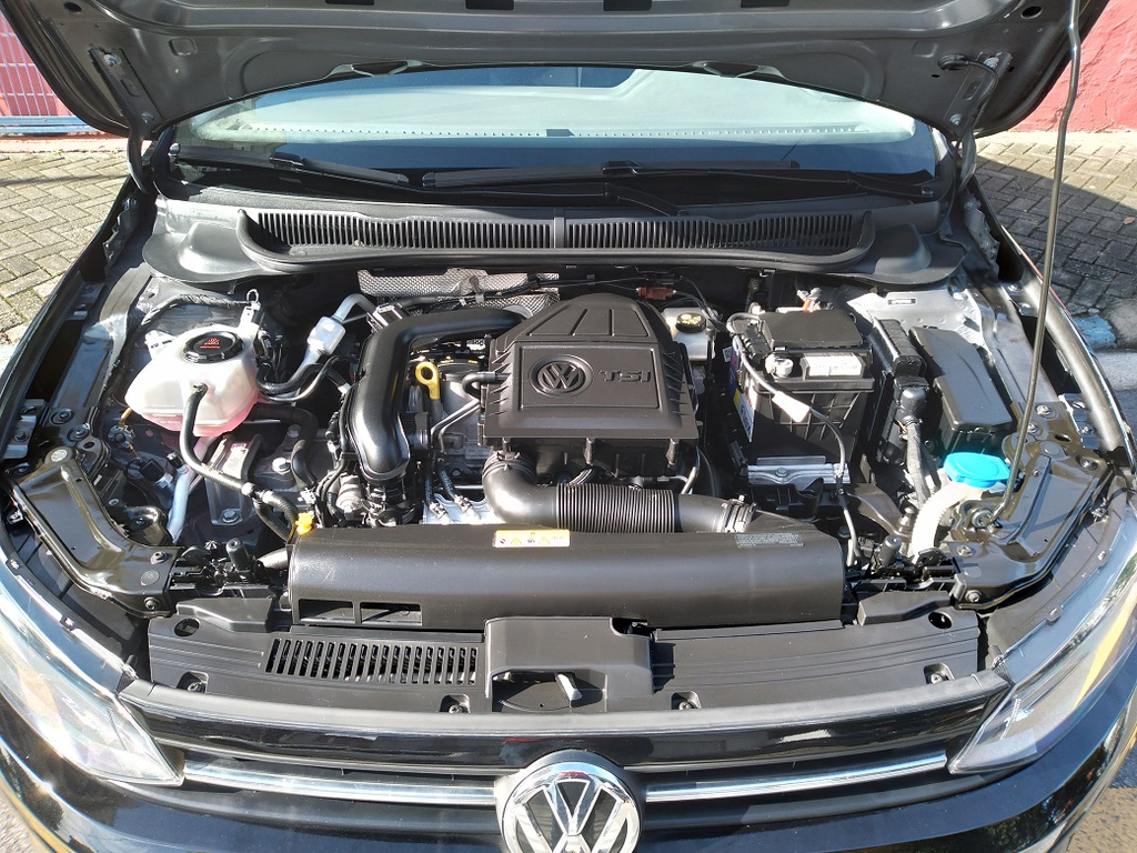 Volkswagen Virtus Preto