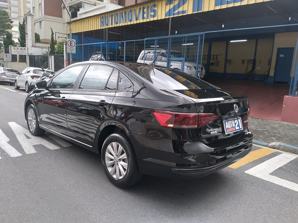 Volkswagen Virtus Preto