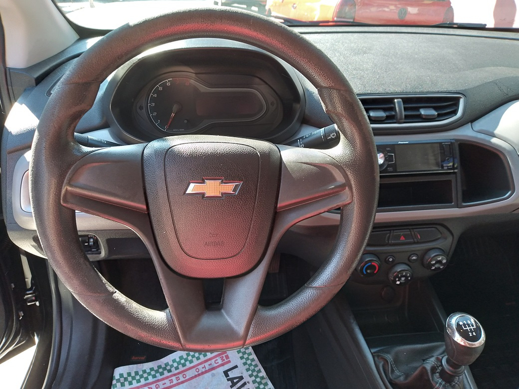 Chevrolet Onix Preto
