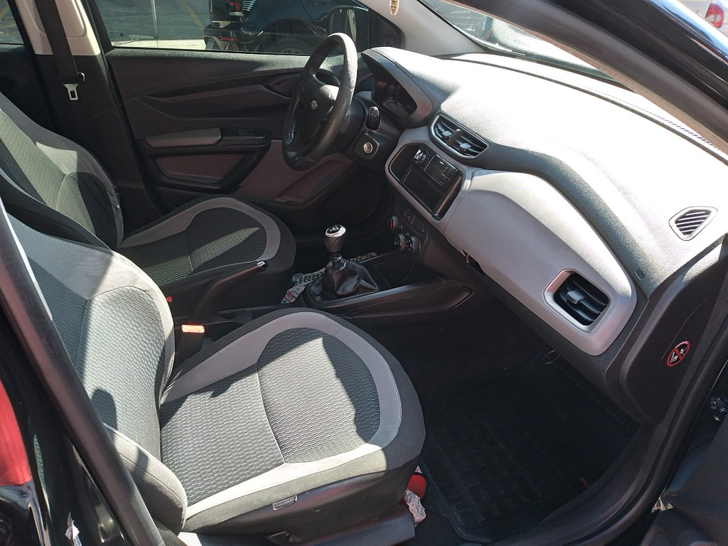 Chevrolet Onix Preto