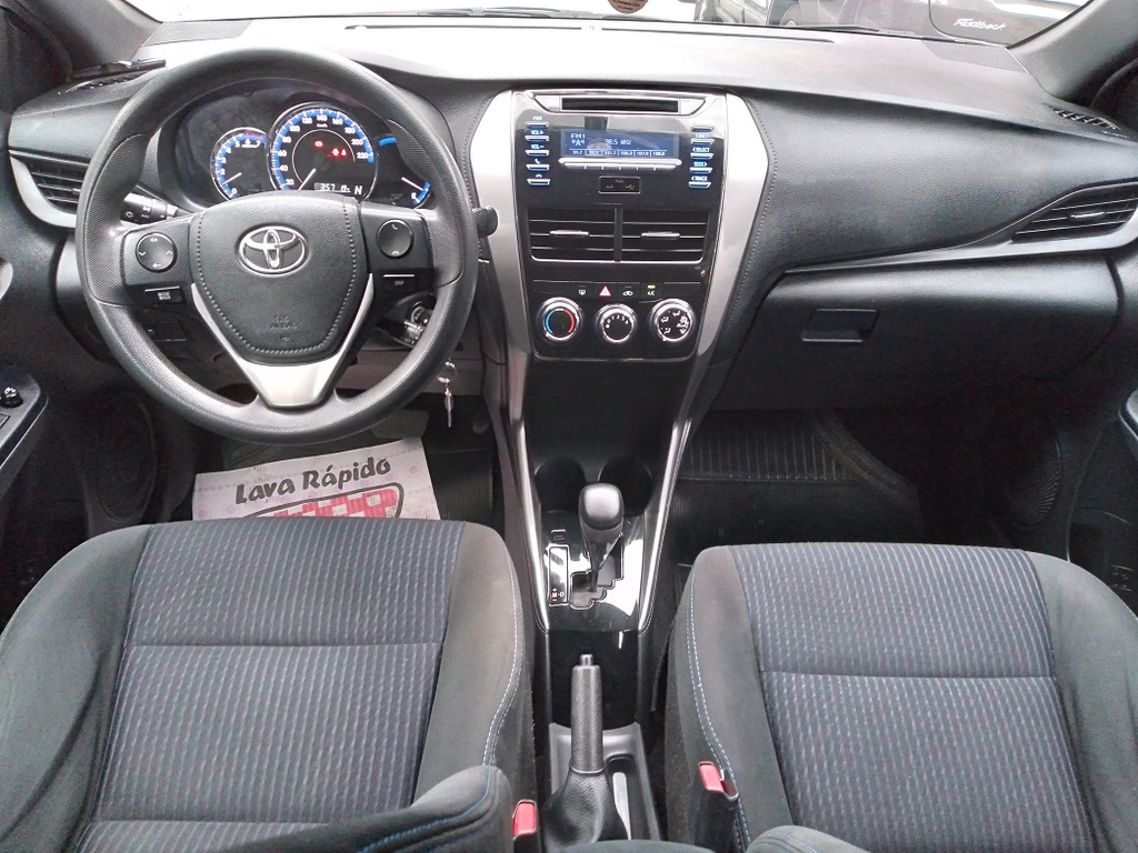 Toyota Yaris Hatch Prata