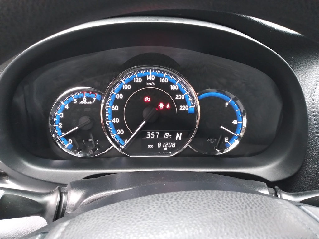 Toyota Yaris Hatch Prata