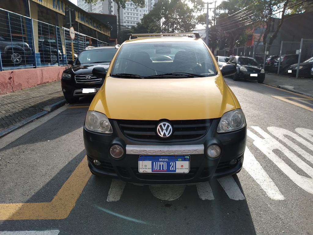 Volkswagen CrossFox Amarelo