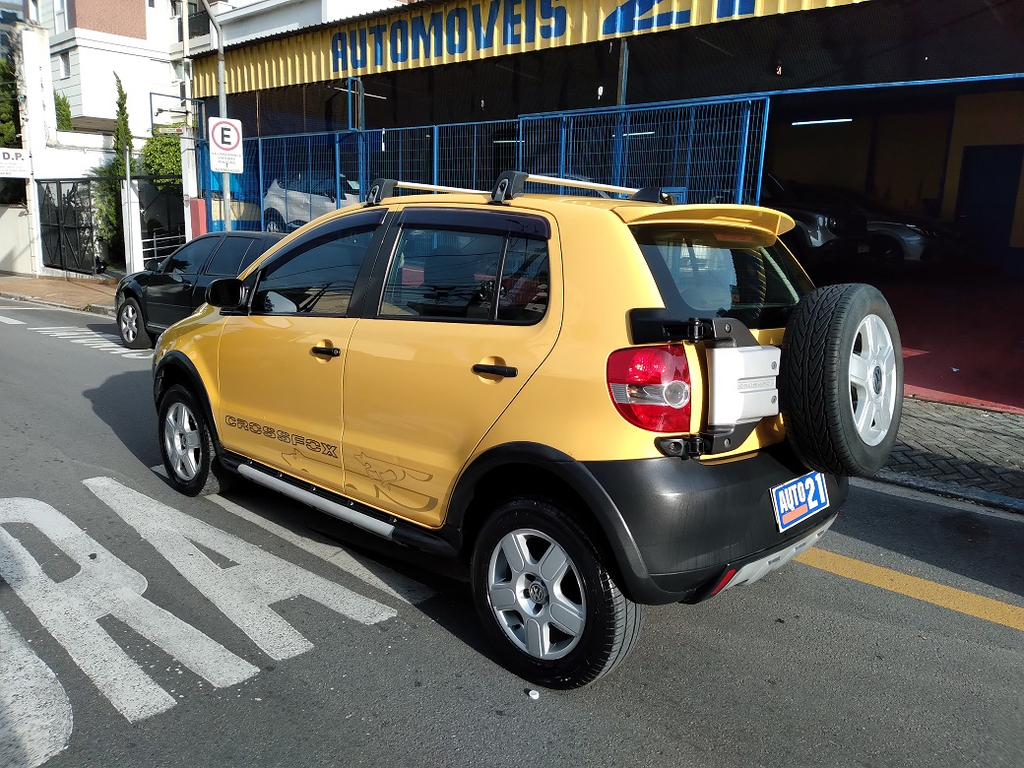 Volkswagen CrossFox Amarelo