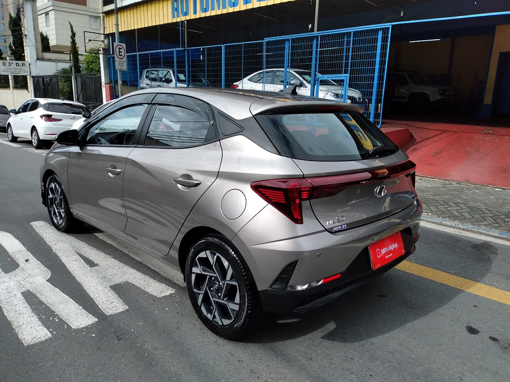 Hyundai HB20 Prata