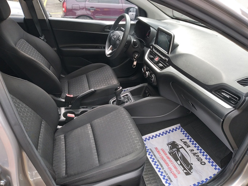 Hyundai HB20 Prata