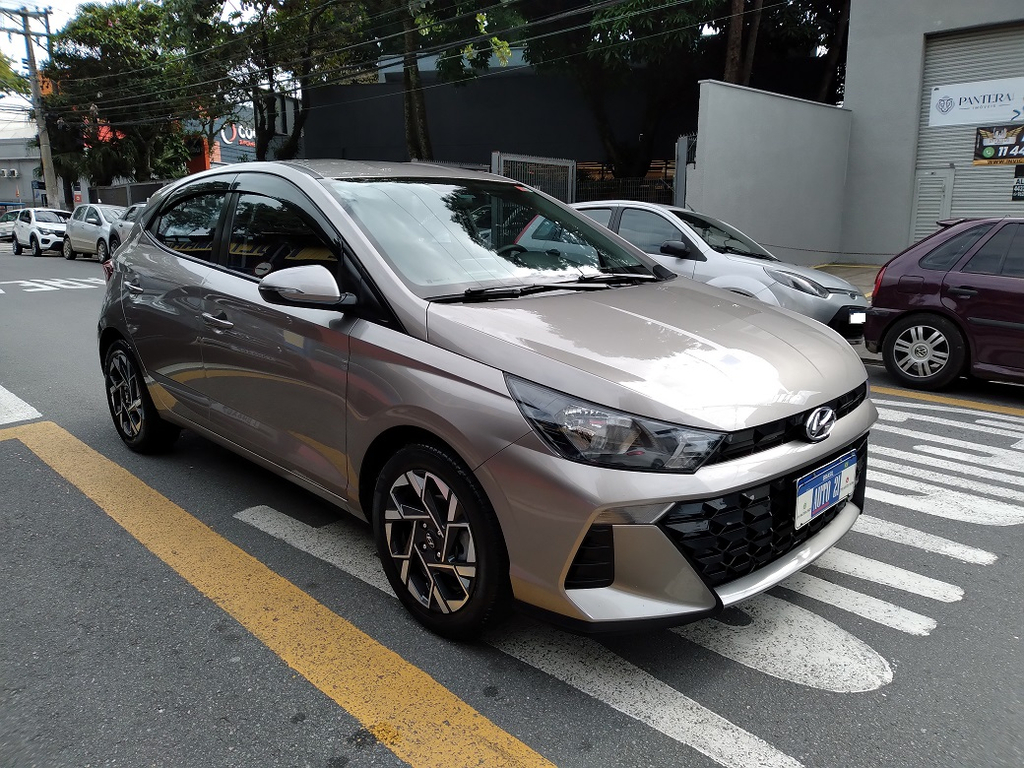 Hyundai HB20 Prata