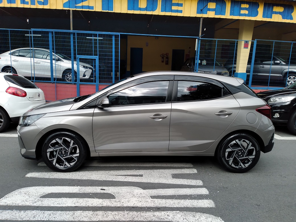 Hyundai HB20 Prata