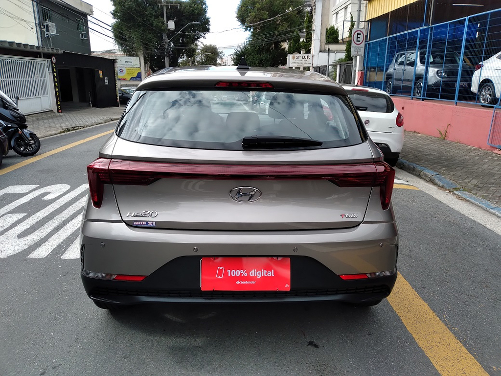 Hyundai HB20 Prata