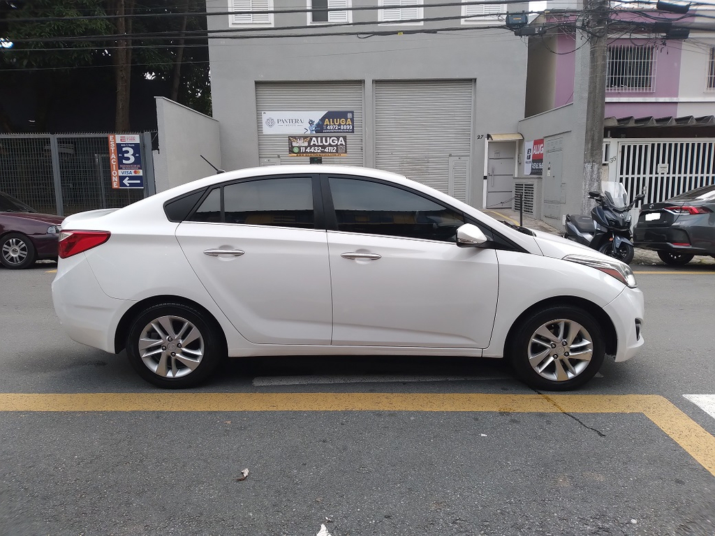Hyundai HB20S Branco