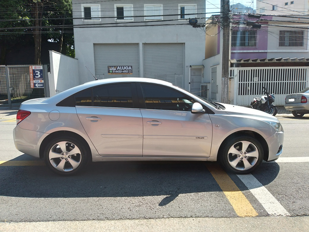 Chevrolet Cruze Prata