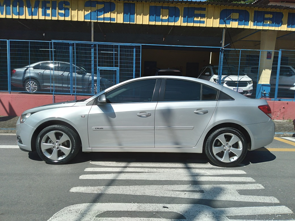 Chevrolet Cruze Prata